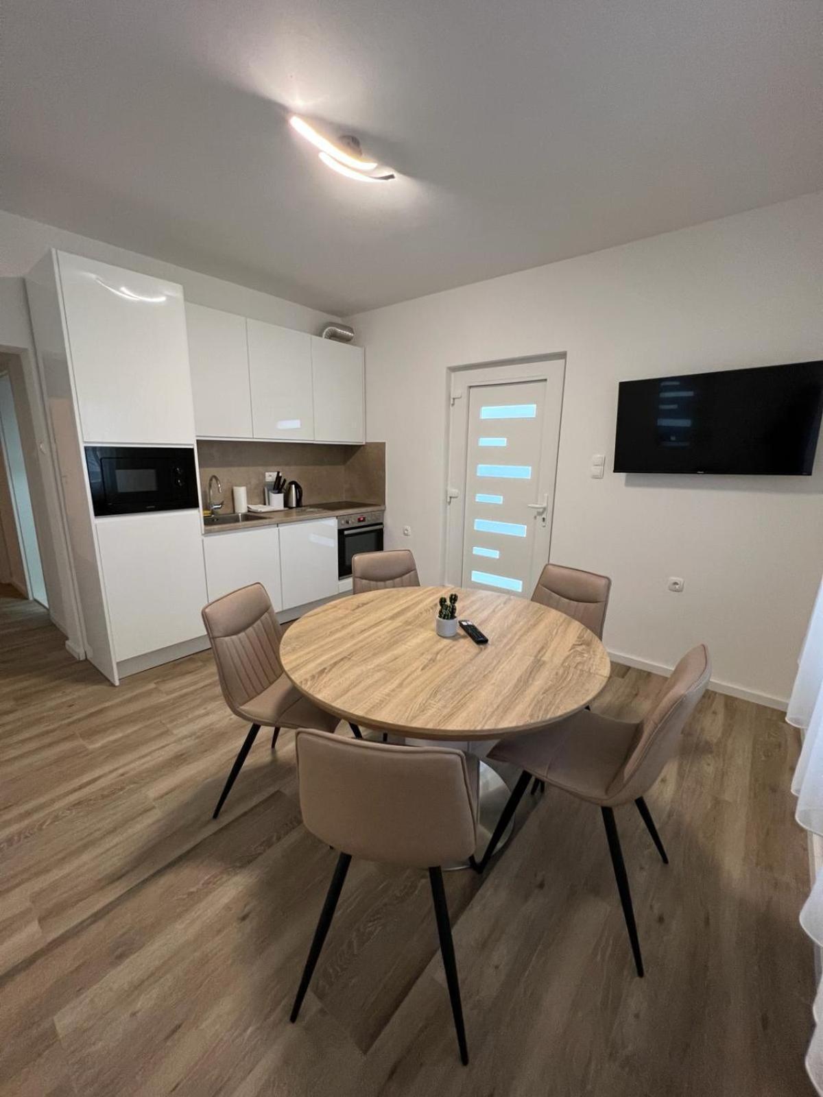 Apartments Mamma Mia Оребич Экстерьер фото